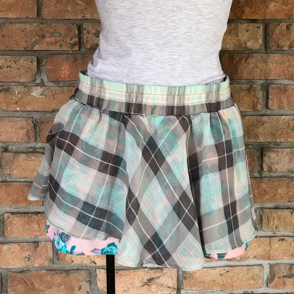 Skirt layered shorts